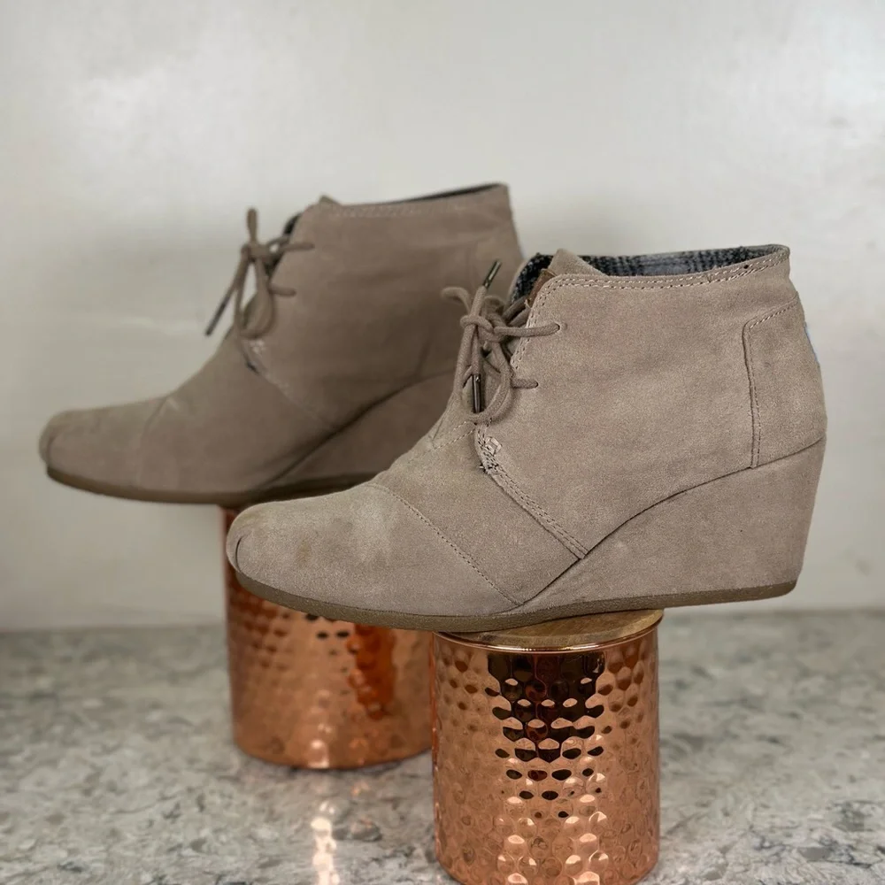 Toms‎ Neutral Suede Leather Desert Wedge Booties
